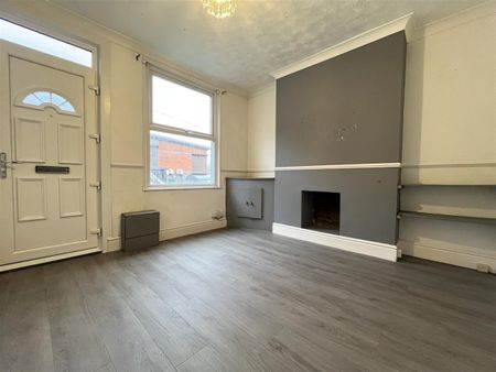 2 bedroom End of terrace house to rent - Photo 2