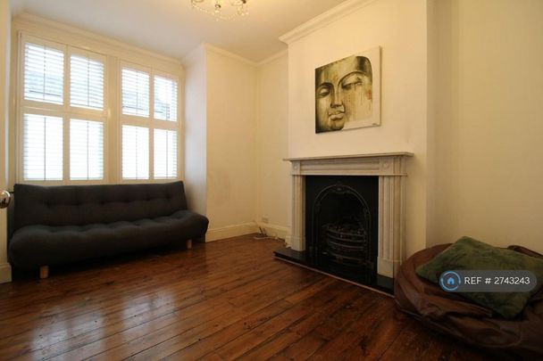 4 bedroom terraced house to rent - Photo 1