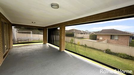 Generous Entertainer's Home - Photo 2