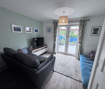 2 bedroom end of terrace house to rent - Photo 4