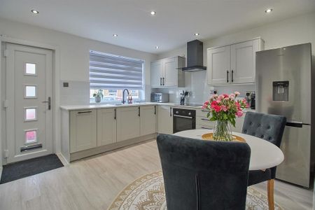 3 bedroom terraced house to rent - Photo 4