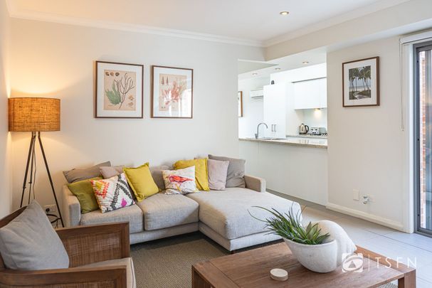 FULLY FURNISHED - AVAILABILE FROM NOVEMBER 2025 - Photo 1