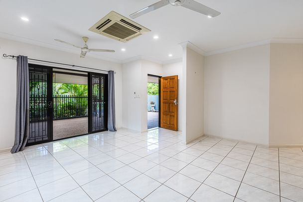 10 Ashburton Way, - Photo 1