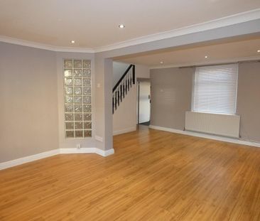 3 bedroom terraced house to rent - Photo 2