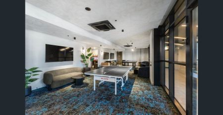 Luxury 2 Bedroom Apartment!! - Photo 2