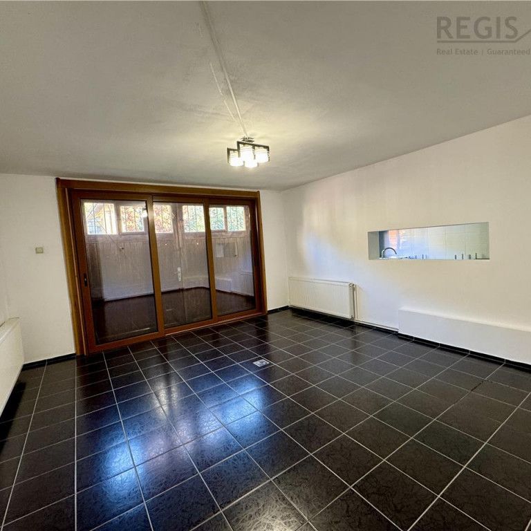 Casa de inchiriat in centru istoric ultracentral - Fotografie 1