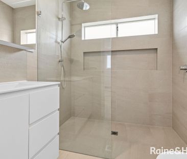 5a Deakin Street, Forestville NSW 2087 - House For Rent | Domain - Photo 5