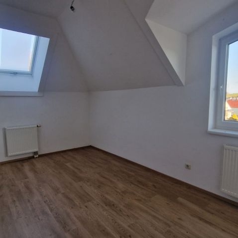 15444 Ortsrandlage! Große Terrasse! Neu saniert! - Photo 1