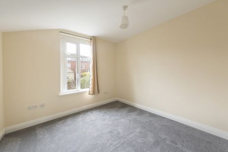 2 Bed Flat - Photo 5