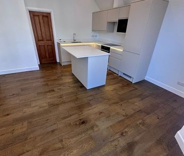 3 Bed Flat, Top Preston Road, BN1 - Photo 1