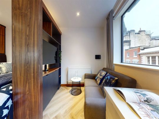 Apt 58, Live Oasis Deansgate - Photo 1