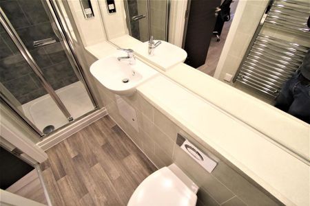 2 bedroom apartment to rent - Photo 5