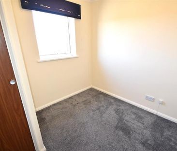 3 bedroom detached house to rent - Photo 2