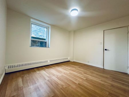 For Lease - 5 High Park Boulevard Unit# A1, Toronto, Ontario - Photo 2