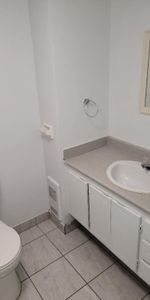 Très Bel Appartement 3 1/2 à Louer - Boulevard Des Sources - DDO - Aussi 4 1/2 - Photo 4
