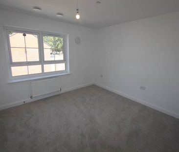 2 bedroom semi-detached house to rent - Photo 5