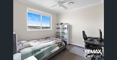 Contemporary Family Living in Redland Bay - Photo 2