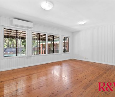CHARMINGLY RENOVATED 4-BED + STUDY IN A BLUE-CHIP STRATHFIELD POCKET! - Photo 3