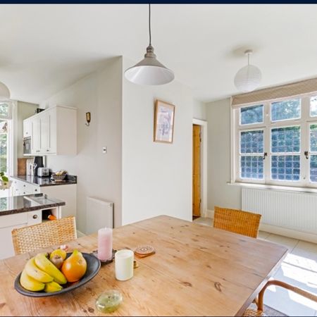 2 Bed Flat, Crouch End, N8 - Photo 3