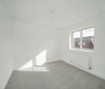 3 bedroom semi-detached house to rent - Photo 5