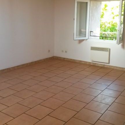 Appartement T2 de 56m² - Dernier étage - Lorgues, - Photo 2