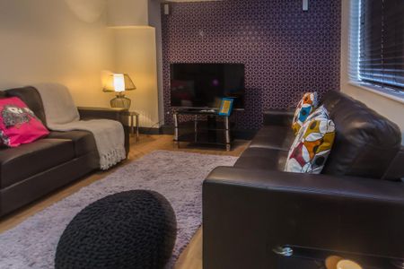 6 bedroom house to rent - Photo 2