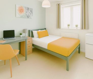 5 Bed 2 Bath - Photo 6