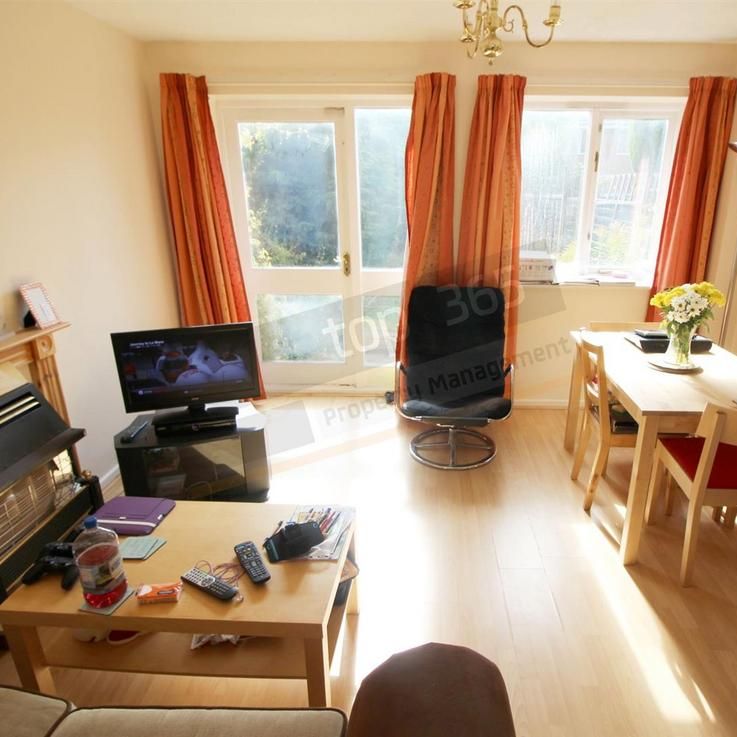 2 bedroom semi-detached house to rent - Photo 1