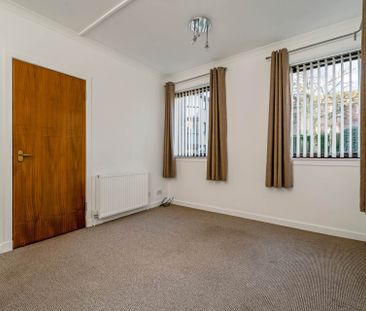 Price £575 pcm - Available 01/12/2025 - Unfurnished - Photo 4