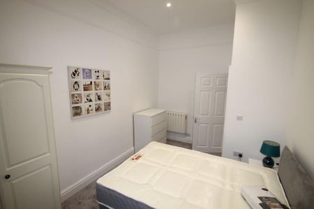 3 Bedroom | 12 North Road East, Flat 2, PL4 6AS - Photo 4