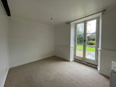 2 bedroom Flat To Let - Photo 2