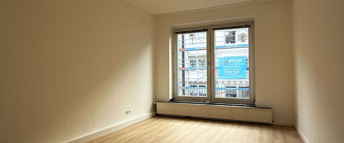 :DÜSSELDORF - SCHÖNES APPARTEMENT MIT BALKON IN ZENTRALER LAGE - 500M BIS ZUR KÖ! - Photo 1