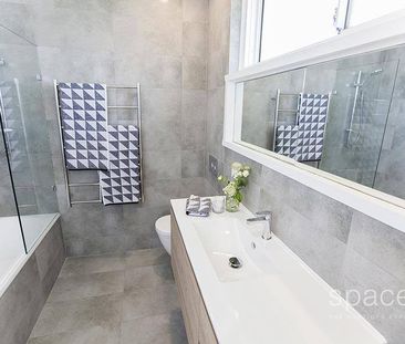 Fully Furnished and equipped Family home in perfect location - Photo 3