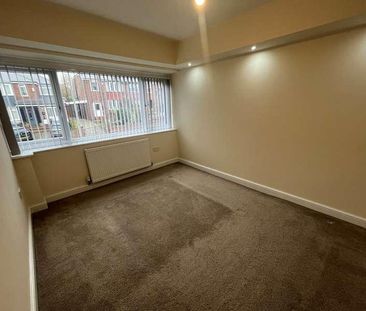 Agecroft Road West, Prestwich, M25 - Photo 6