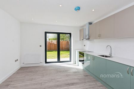 2 bedroom coach house to rent - Photo 4