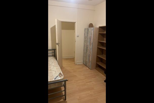 Studio Flat, Primrose Road, E10 - Photo 1