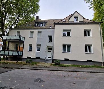Wohn(t)raum: günstige 1,5-Zimmer-Dachgeschosswohnung in modernisiertem 3-Familienhaus - Foto 3