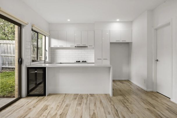 Unit in the Heart of Dromana.. - Photo 1