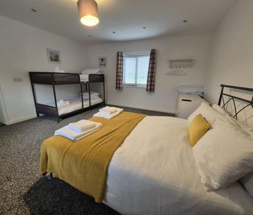 3 bedroom barn conversion to rent - Photo 1