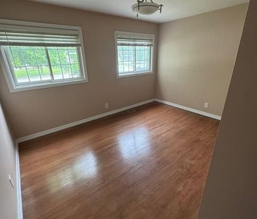 For Lease - 370 Greenbrook Drive, Kitchener, Ontario - Photo 4