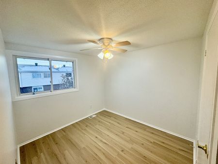 1466 Heatherington - Unit K - Photo 3
