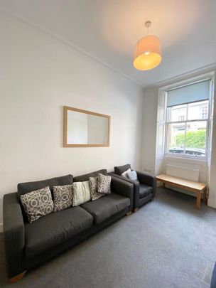 4 bedroom flat to rent - Photo 1