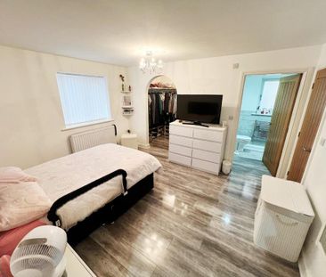 4 bedroom detached bungalow to rent - Photo 4