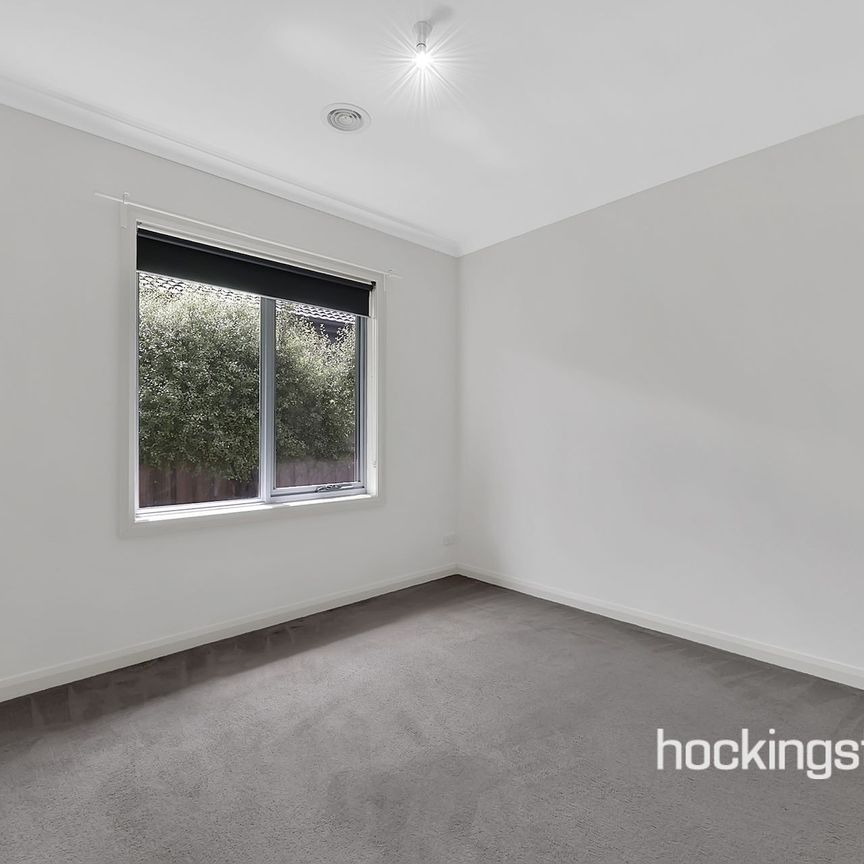 1 Cloverfield Crescent, - Photo 1