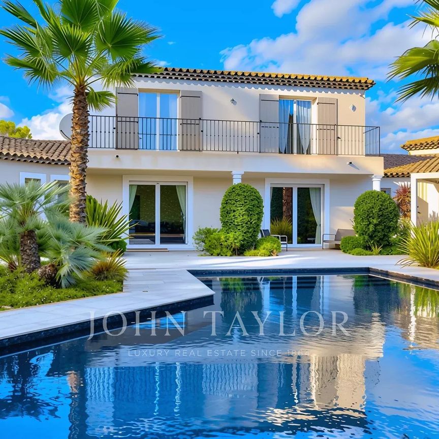 Maison à louer Mougins, Cote d'Azur, France7 500 EUR / Mois - Photo 1