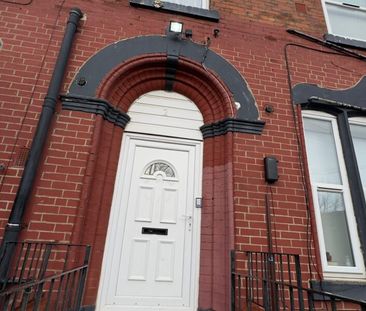 Flat 3, Church Road, Armley, Leeds, LS12 1TZ - Photo 1