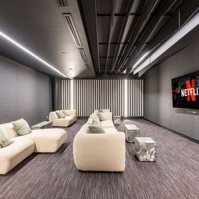 Modern One-Bedroom WOVA Apartment with Parking in Central Phillip - Photo 1