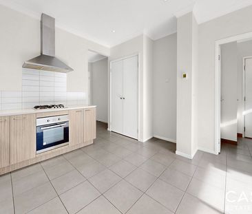 24 Harvard Street, Cranbourne West - Photo 6