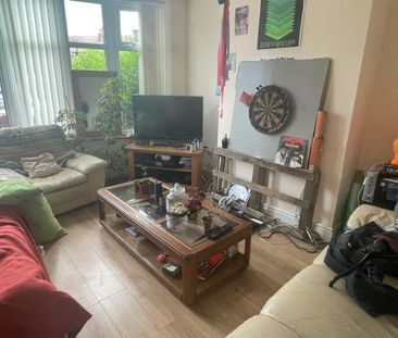 3 bedroom private hall to rent - Photo 3