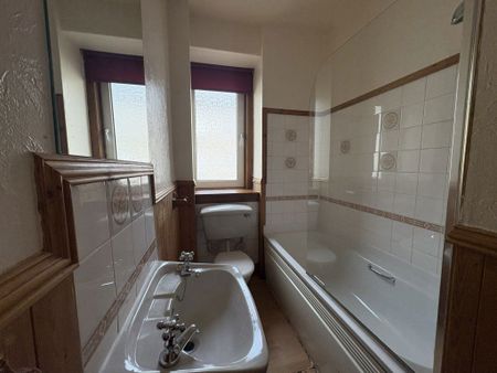 Baldovan Terrace, Dundee - Photo 5